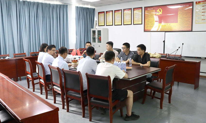 廈大信息學院水聲通信團隊來大禹電子洽談合作.jpg 廈大信息學院水聲通信團隊來大禹電子洽談合作.jpg